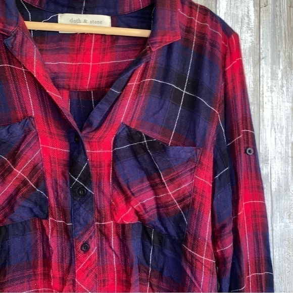 Cloth & Stone Red Plaid Raw Hem Button Up - Picture 3 of 6